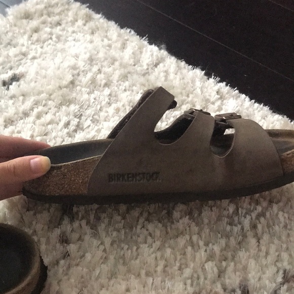 Triple Strap Brown Birkenstock - Picture 4 of 4